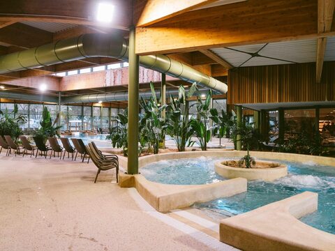 L’espace aquatique couvert et chauffé du camping Portland